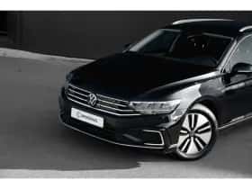 Volkswagen Passat (2021) thumbnail 4