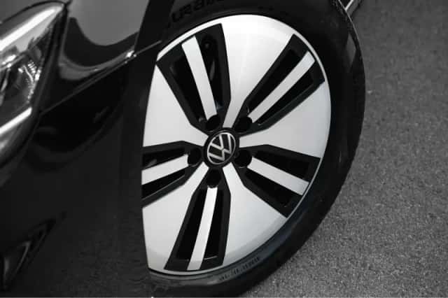 Volkswagen Passat (2021) thumbnail 5