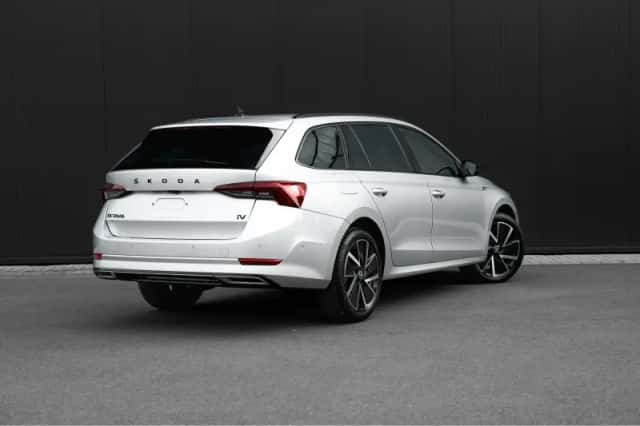 Škoda Octavia (2022) thumbnail 2
