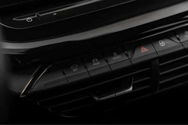 Škoda Octavia (2022) thumbnail 17