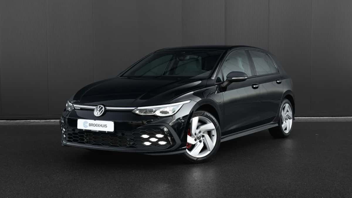Volkswagen Golf (2022) — foto 1