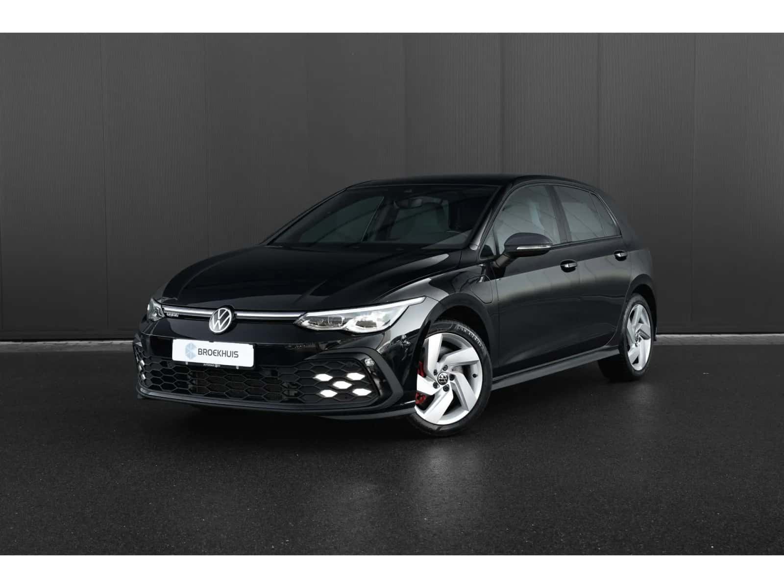 Volkswagen Golf (2022) — foto 1