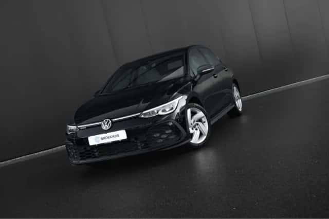 Volkswagen Golf (2022) thumbnail 2
