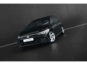 Volkswagen Golf (2022) thumbnail 2