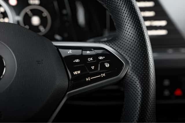 Volkswagen Golf (2022) thumbnail 11