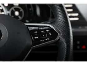 Volkswagen Golf (2022) thumbnail 11