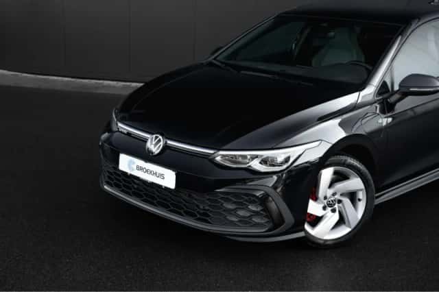 Volkswagen Golf (2022) thumbnail 3