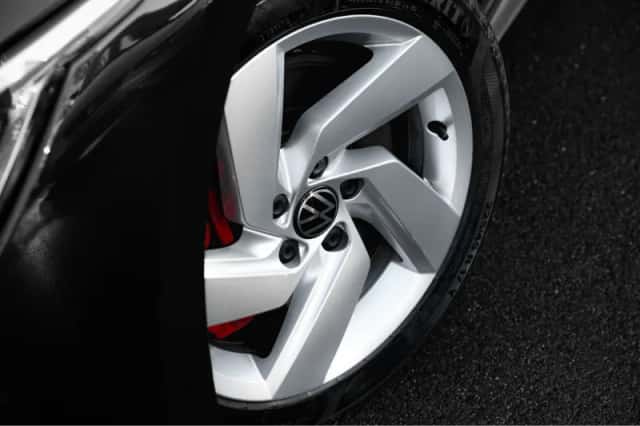 Volkswagen Golf (2022) thumbnail 5