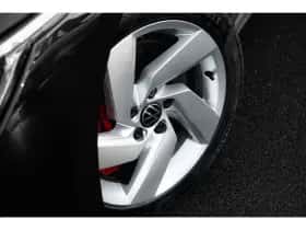 Volkswagen Golf (2022) thumbnail 5