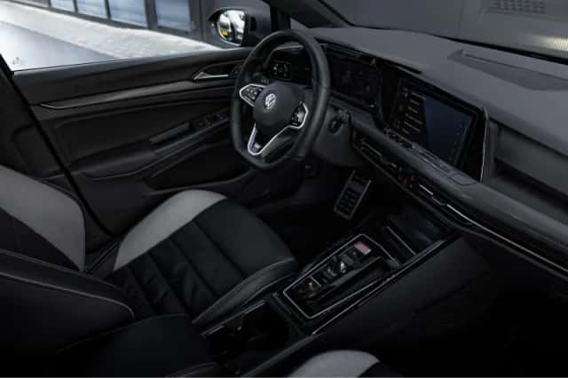 Volkswagen Golf (2022) thumbnail 6