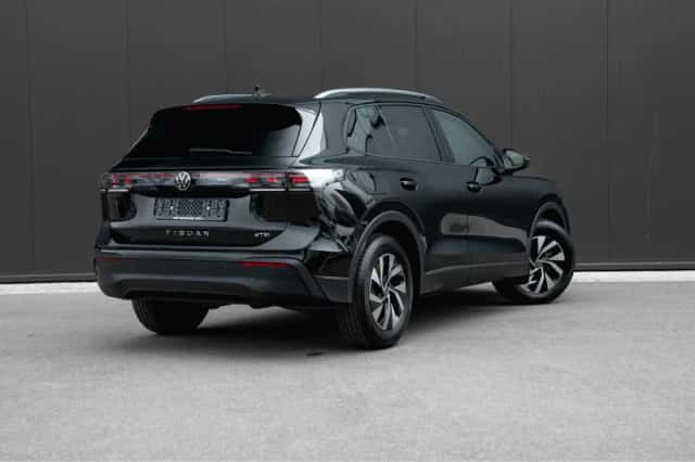 Volkswagen Tiguan (2025) thumbnail 2