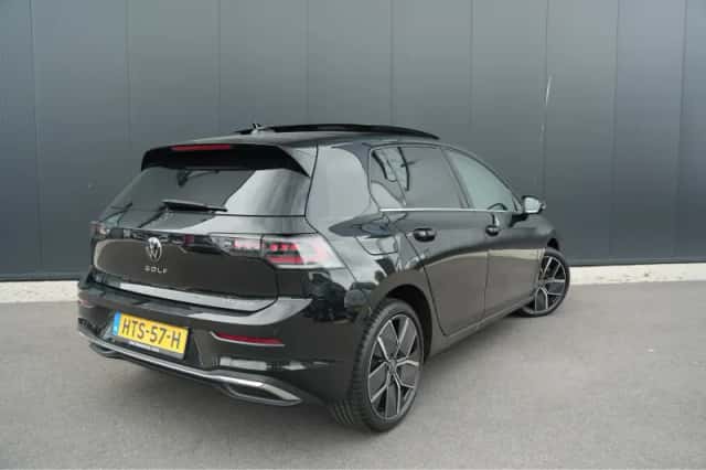 Volkswagen Golf (2025) thumbnail 3