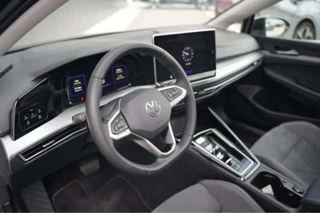 Volkswagen Golf (2025) thumbnail 6