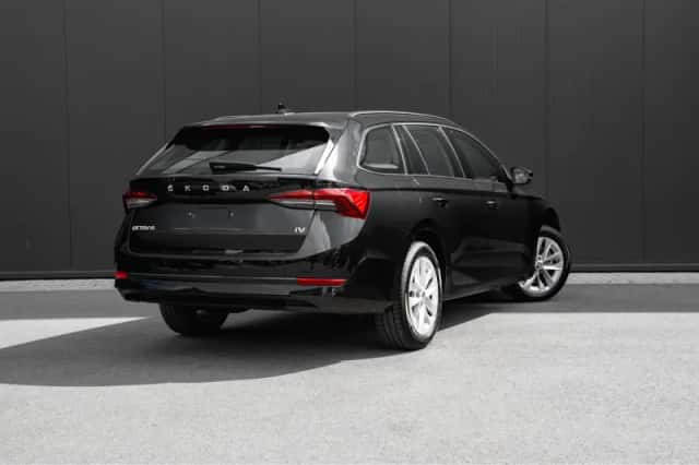 Škoda Octavia (2023) thumbnail 2