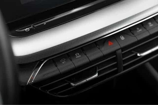 Škoda Octavia (2023) thumbnail 18