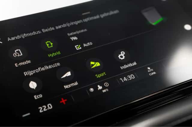 Škoda Octavia (2023) thumbnail 22
