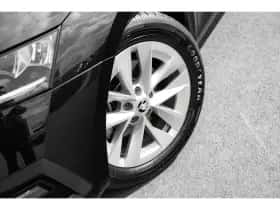 Škoda Octavia (2023) thumbnail 5
