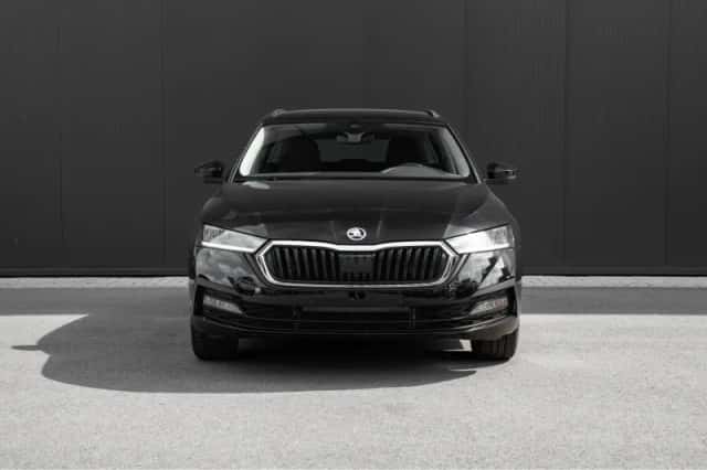 Škoda Octavia (2023) thumbnail 6