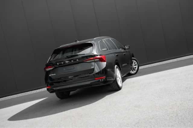 Škoda Octavia (2023) thumbnail 7