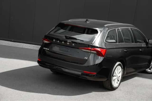 Škoda Octavia (2023) thumbnail 8