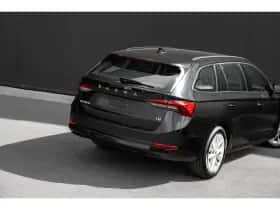 Škoda Octavia (2023) thumbnail 8