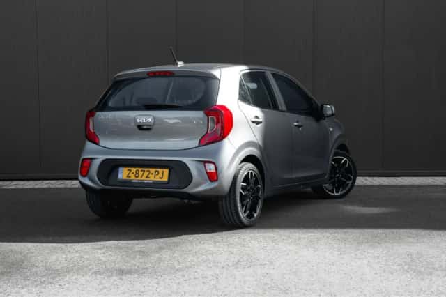 Kia Picanto (2024) thumbnail 2