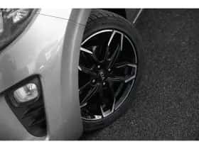 Kia Picanto (2024) thumbnail 4