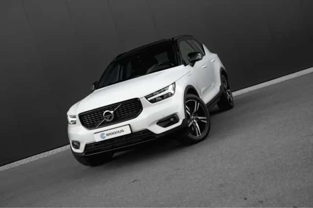 Volvo XC40 (2021) thumbnail 3
