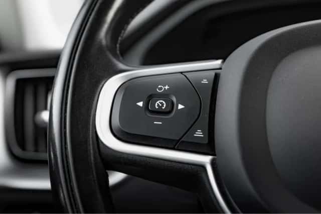 Volvo XC60 (2020) thumbnail 16