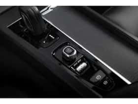 Volvo XC60 (2020) thumbnail 18