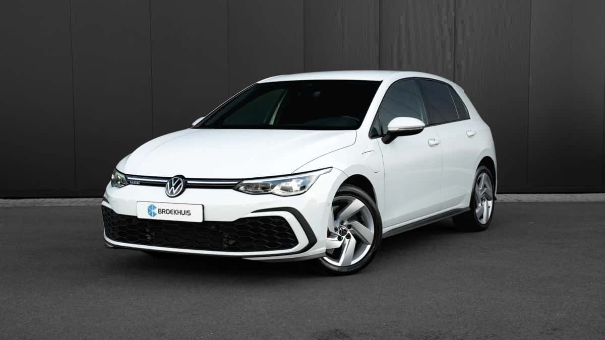 Volkswagen Golf (2022) — foto 1