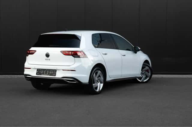 Volkswagen Golf (2022) thumbnail 2