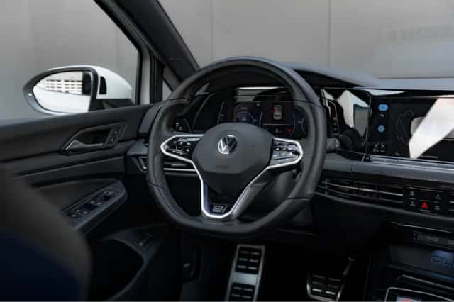 Volkswagen Golf (2022) thumbnail 12