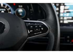 Volkswagen Golf (2022) thumbnail 16