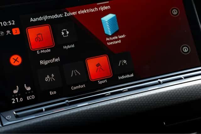 Volkswagen Golf (2022) thumbnail 20