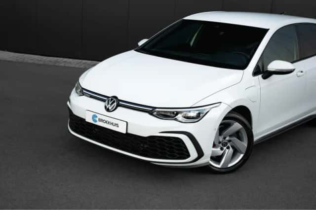 Volkswagen Golf (2022) thumbnail 4