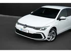 Volkswagen Golf (2022) thumbnail 4