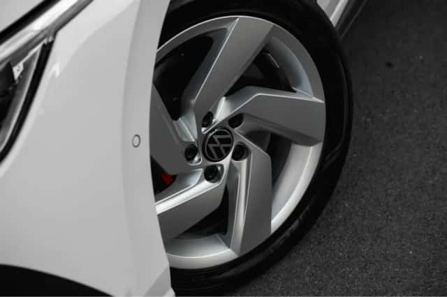 Volkswagen Golf (2022) thumbnail 5