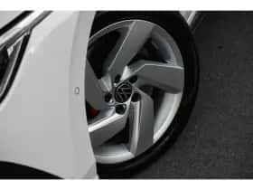 Volkswagen Golf (2022) thumbnail 5