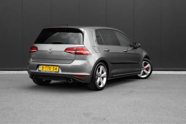 Volkswagen Golf (2014) thumbnail 2