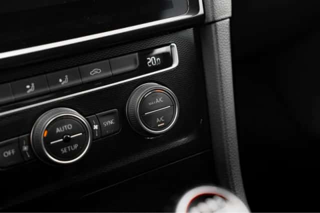 Volkswagen Golf (2014) thumbnail 22