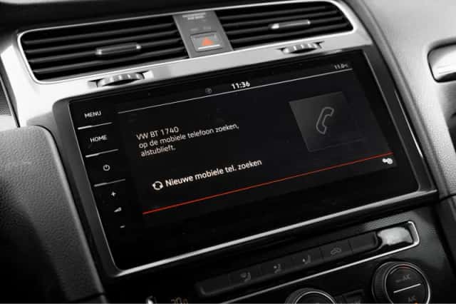 Volkswagen Golf (2014) thumbnail 24
