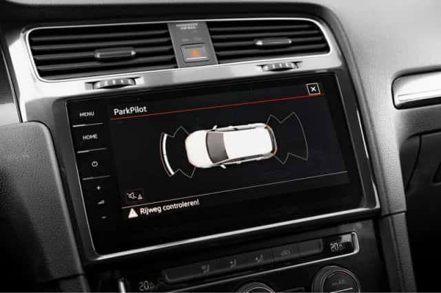 Volkswagen Golf (2014) thumbnail 26