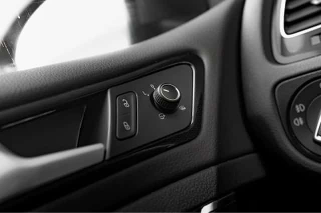 Volkswagen Golf (2014) thumbnail 27