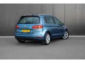 Volkswagen Golf (2016) thumbnail 2