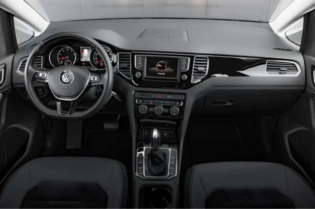 Volkswagen Golf (2016) thumbnail 11