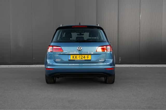 Volkswagen Golf (2016) thumbnail 9