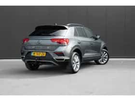 Volkswagen T-Roc (2021) thumbnail 2