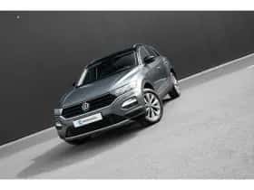 Volkswagen T-Roc (2021) thumbnail 3