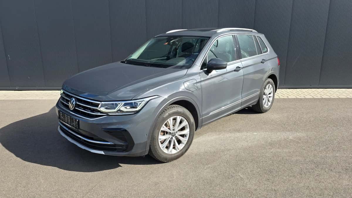 Volkswagen Tiguan (2022) — foto 1